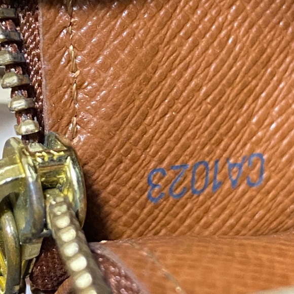 Portefeiulle Sarah Long Bifold Wallet With duster - Picture 6 of 16